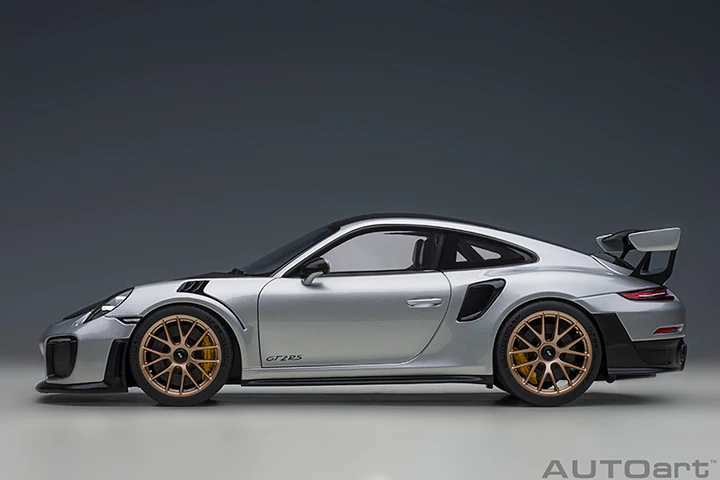 AUTOart 1:18 Porsche 911 (991.2) GT2 RS Weissach Package in GT Silver - Image 2