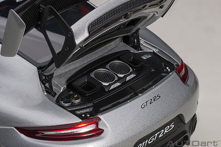 AUTOart 1:18 Porsche 911 (991.2) GT2 RS Weissach Package in GT Silver - Image 8