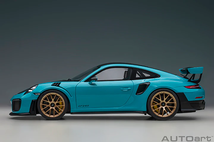 AUTOart 1:18 Porsche 911 (991.2) GT2 RS Weissach Package in Miami Blue - Image 2