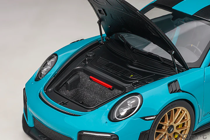 AUTOart 1:18 Porsche 911 (991.2) GT2 RS Weissach Package in Miami Blue - Image 7