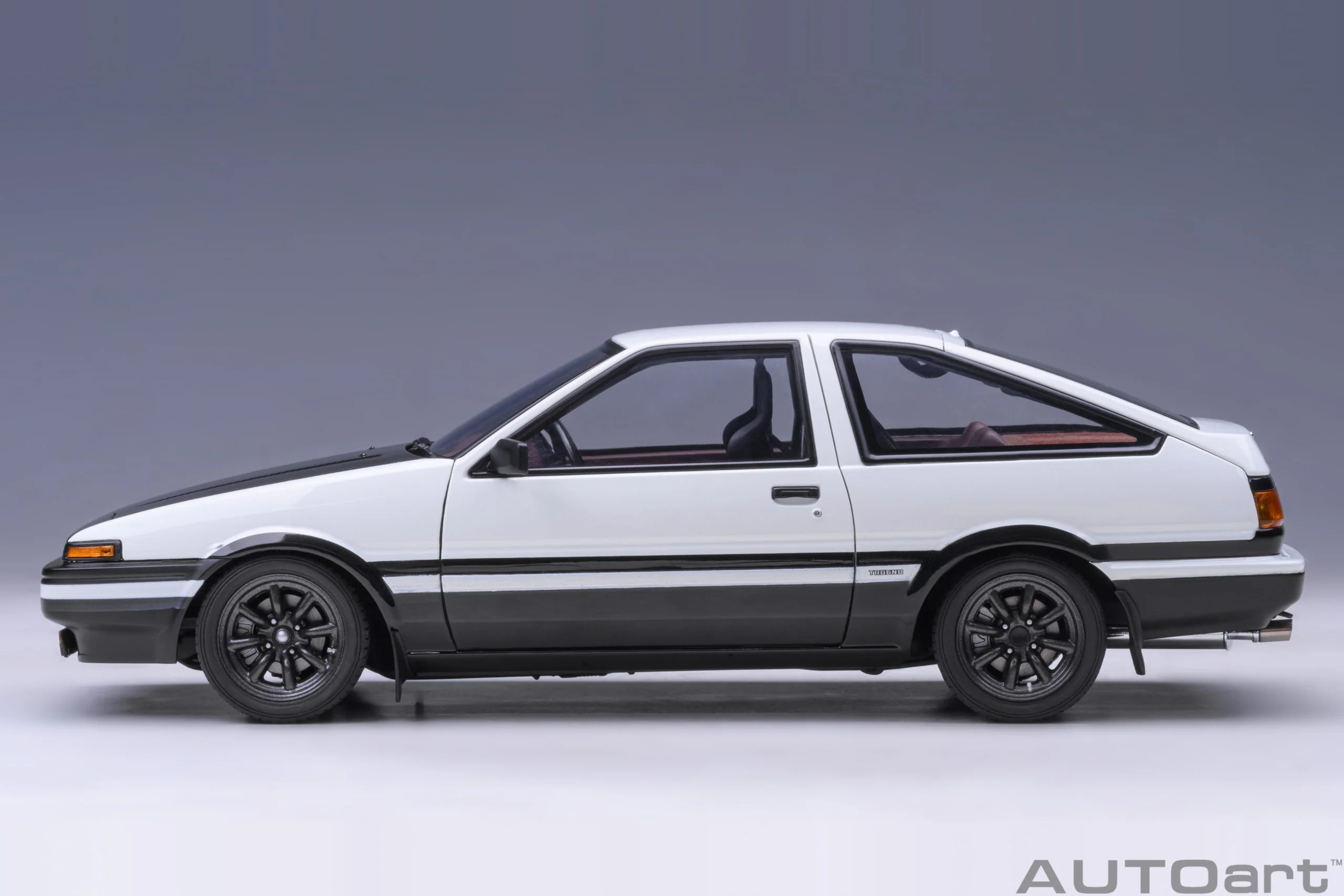 AUTOart 1:18 Toyota Sprinter Trueno (AE86) “Project D” Final Version - Image 2
