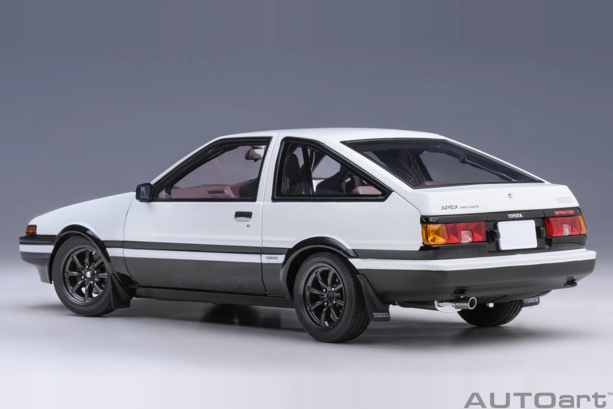 AUTOart 1:18 Toyota Sprinter Trueno (AE86) “Project D” Final Version - Image 3