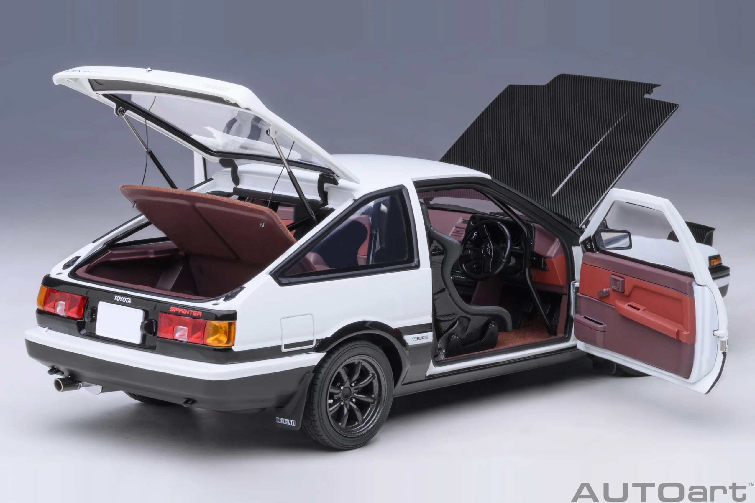 AUTOart 1:18 Toyota Sprinter Trueno (AE86) “Project D” Final Version - Image 8