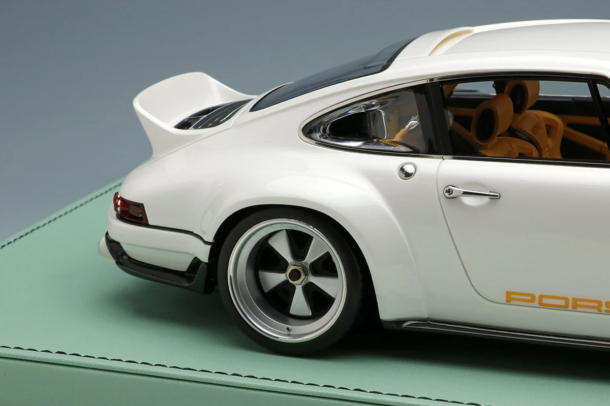EIDOLON 1:18 Porsche 911 (964) Singer DLS 2018 in Pearl White - Image 5
