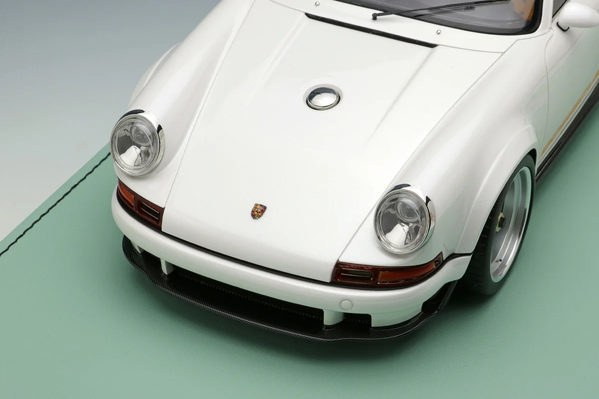 EIDOLON 1:18 Porsche 911 (964) Singer DLS 2018 in Pearl White - Image 7