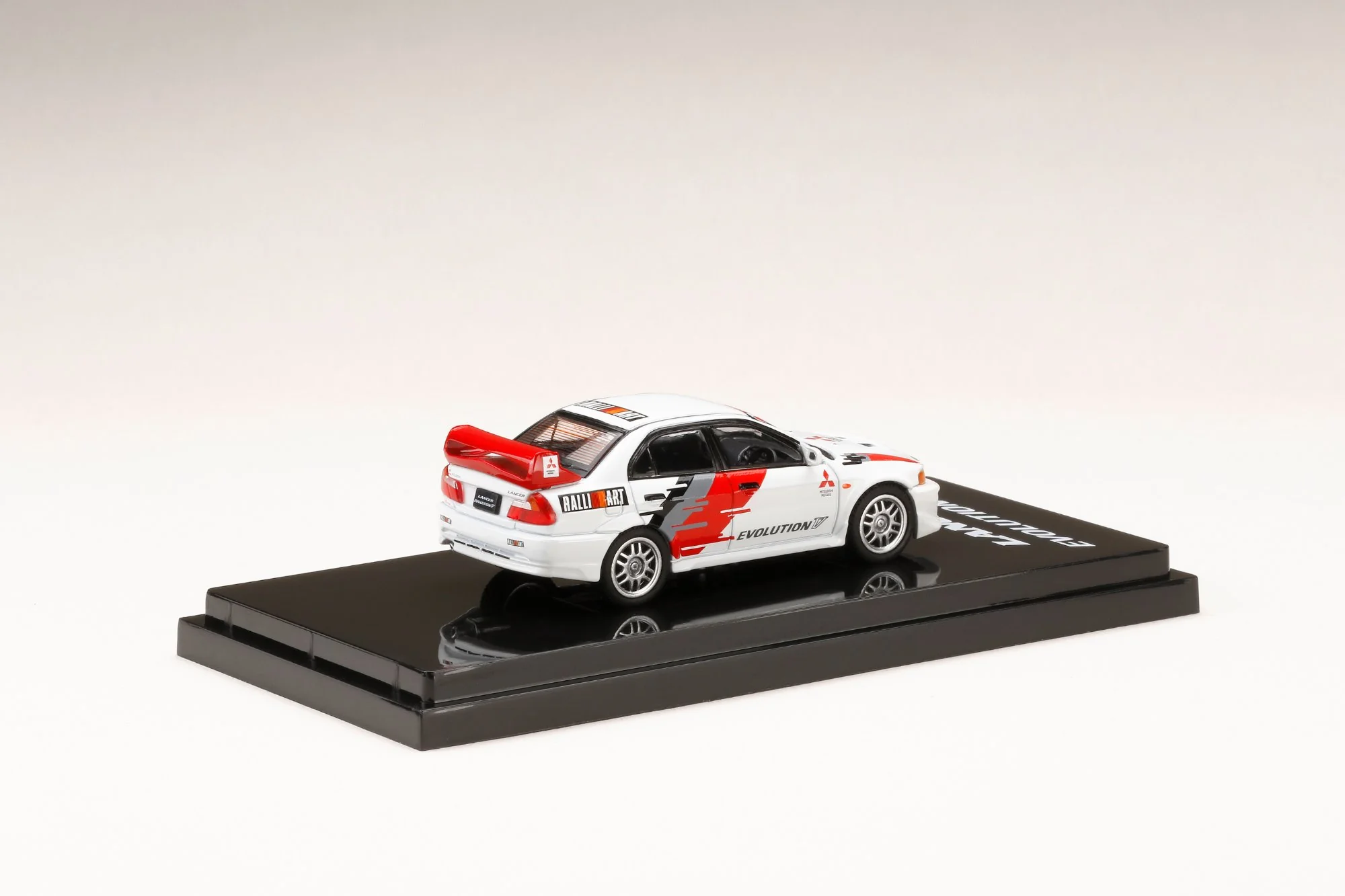 Hobby Japan 1:64 Mitsubishi Lancer GSR Evolution 5 (CP9A) 1998 Gr. A Promotion Model - Image 2