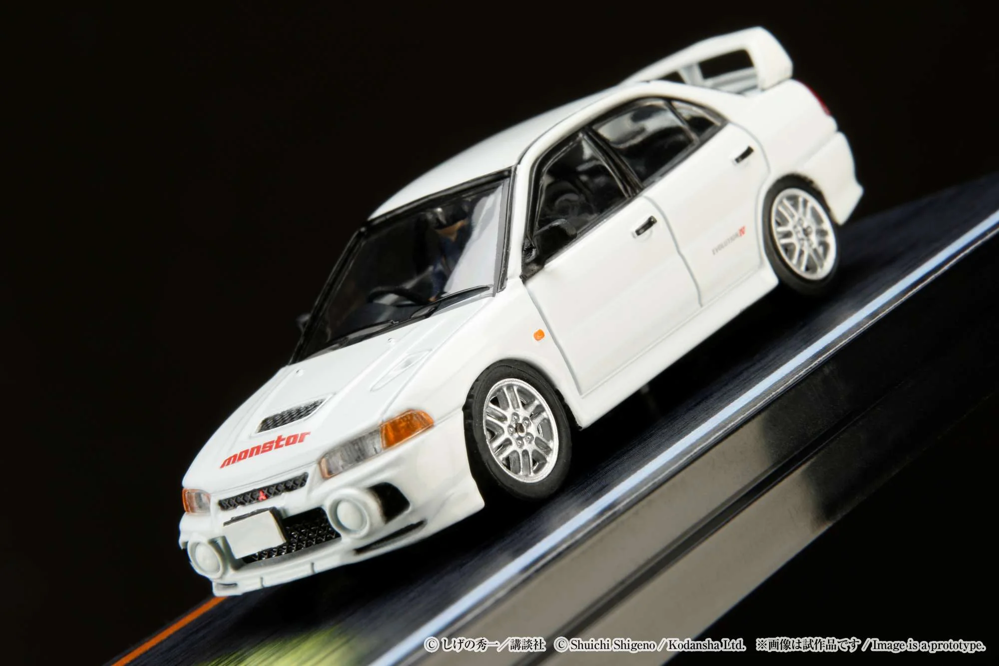 Hobby Japan 1:64 Mitsubishi Lancer RS Evolution Ⅳ / Initial D VS Takumi Fujiwara with Seiji Iwaki Figure - Image 7