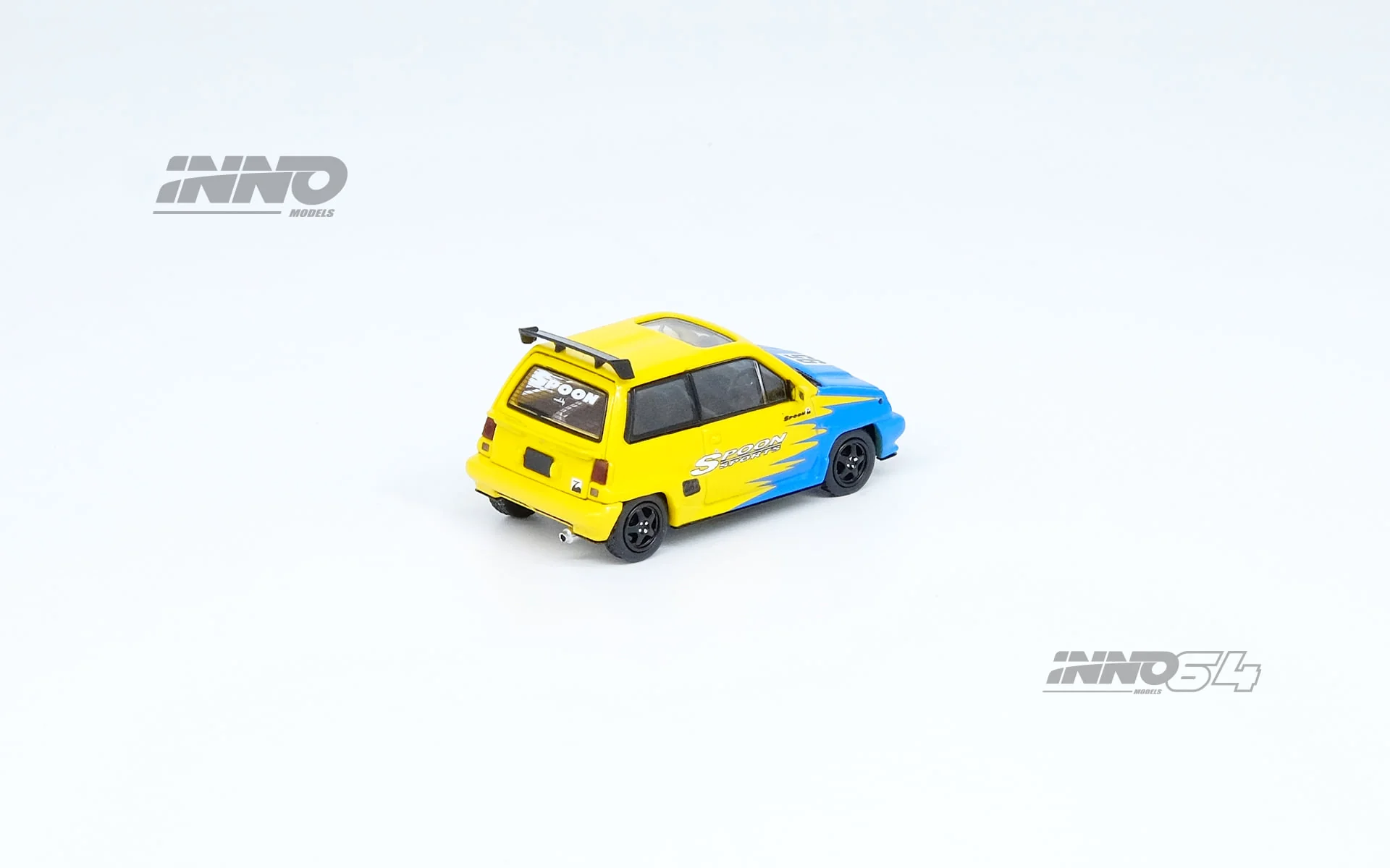 INNO Models 1:64 Honda City Turbo II with Honda Motocompo in Spoon Sports Livery - Image 4