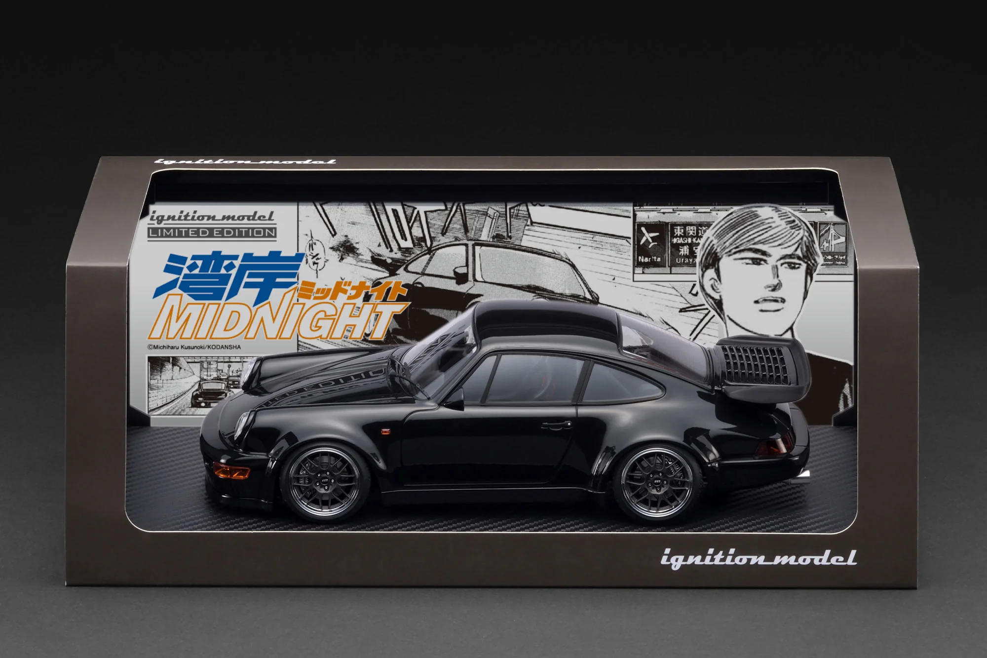Ignition Model 1:18 Blackbird (964) – Black – 湾岸MIDNIGHT w/ Dr. Tatsuya Shima - Image 6