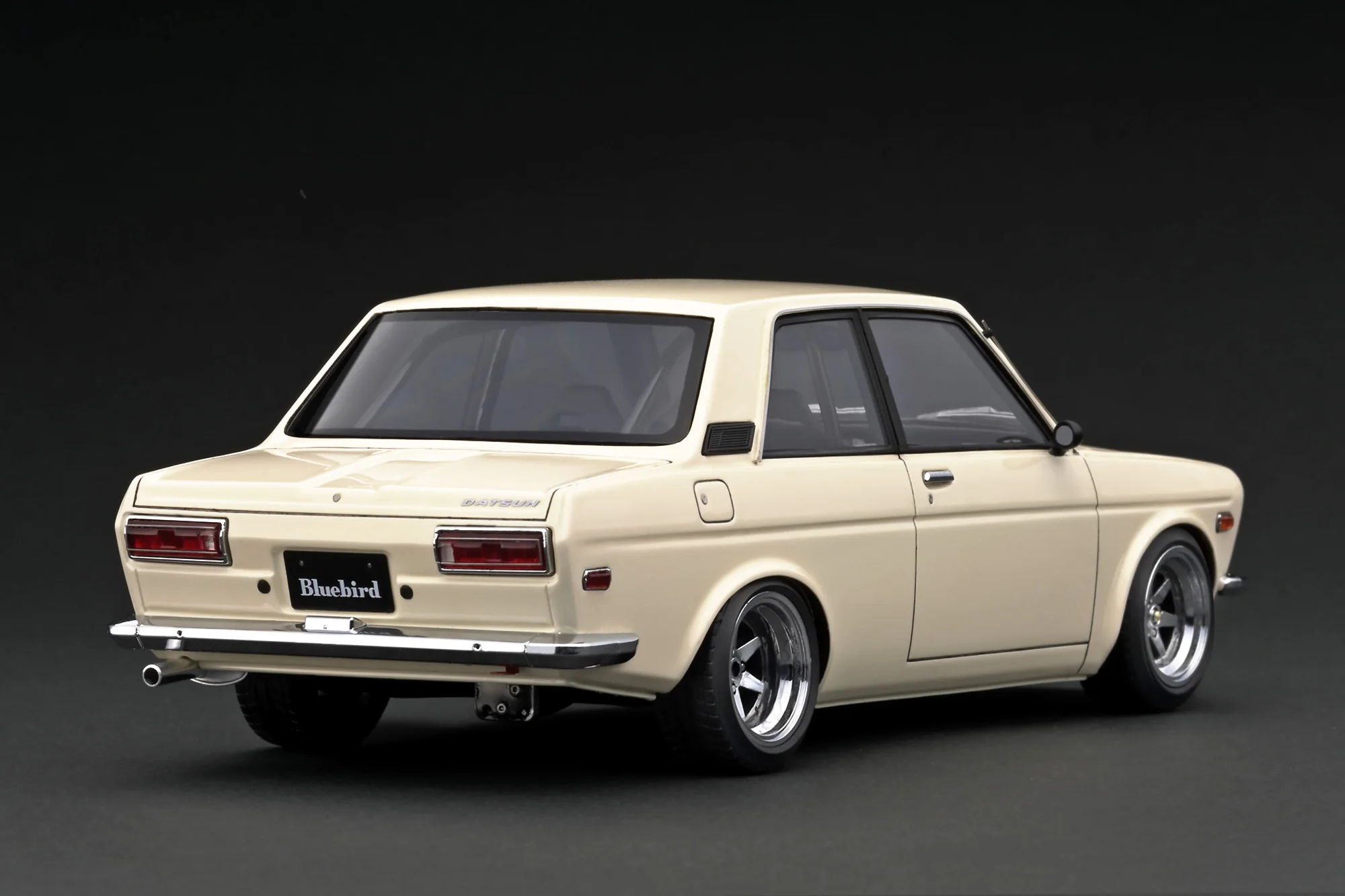 Ignition Model 1:18 Datsun Bluebird (510) in White - Image 2