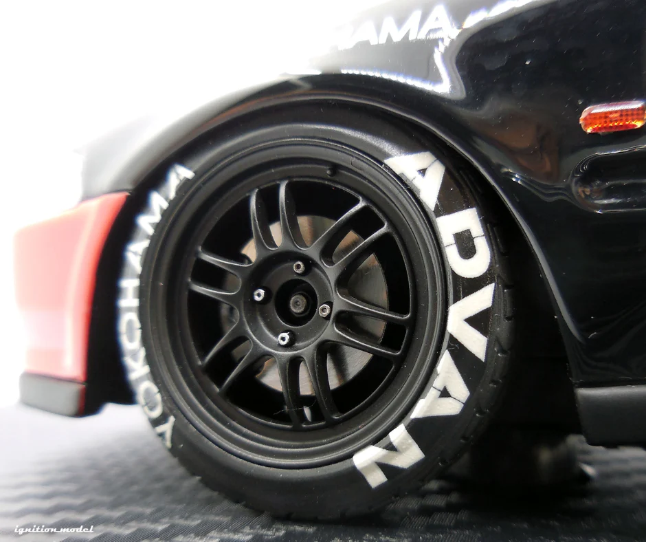 Ignition Model 1:18 Honda Civic (EG6) in Black / Red - Image 3