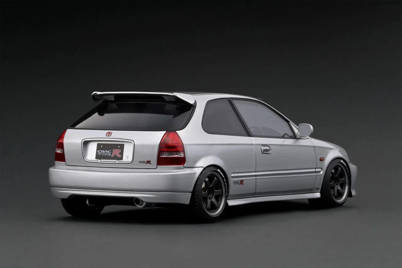 Ignition Model 1:18 Honda Civic (EK9) Type-R in Silver - Image 2