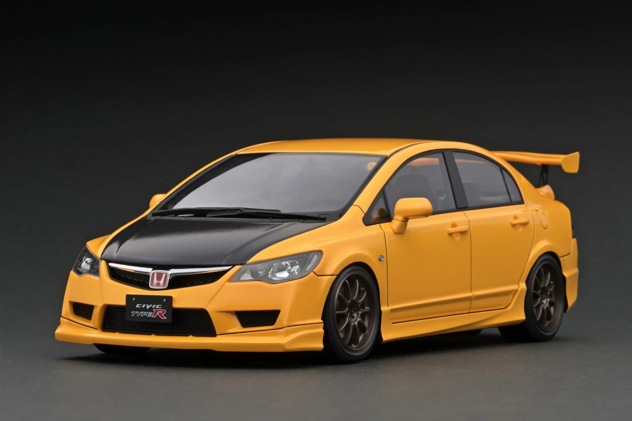 Ignition Model 1:18 Honda Civic Type-R (FD2) in Yellow with Carbon Bonnet