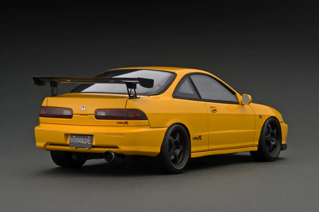 Ignition Model 1:18 Honda Integra (DC2) Type-R in Yellow with Black Accents - Image 3