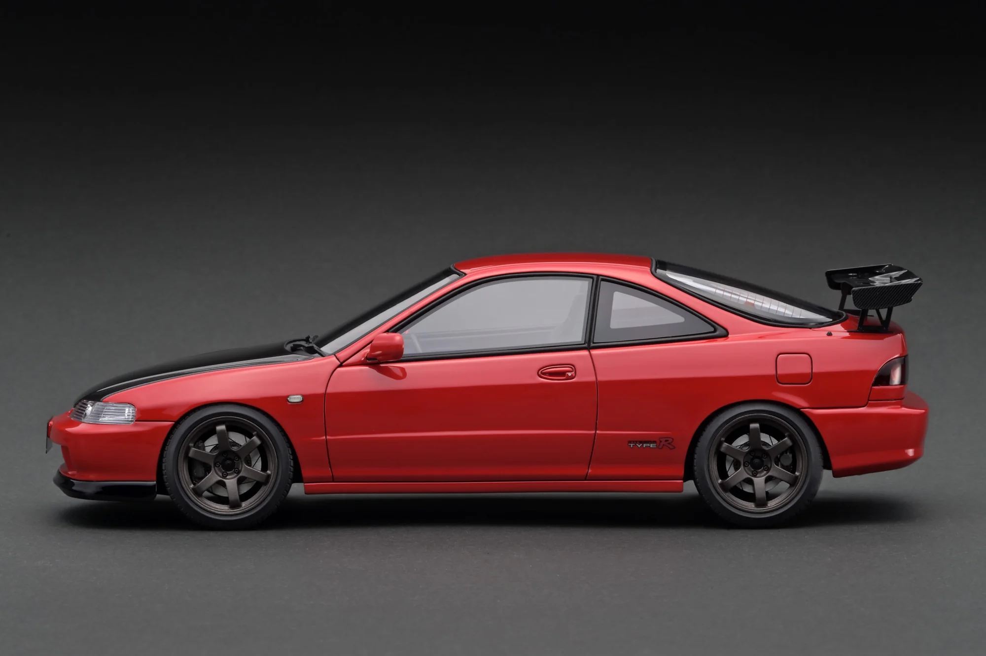 Ignition Model 1:18 Honda Integra Type-R (DC2) in Red with B18C Engine - Image 3