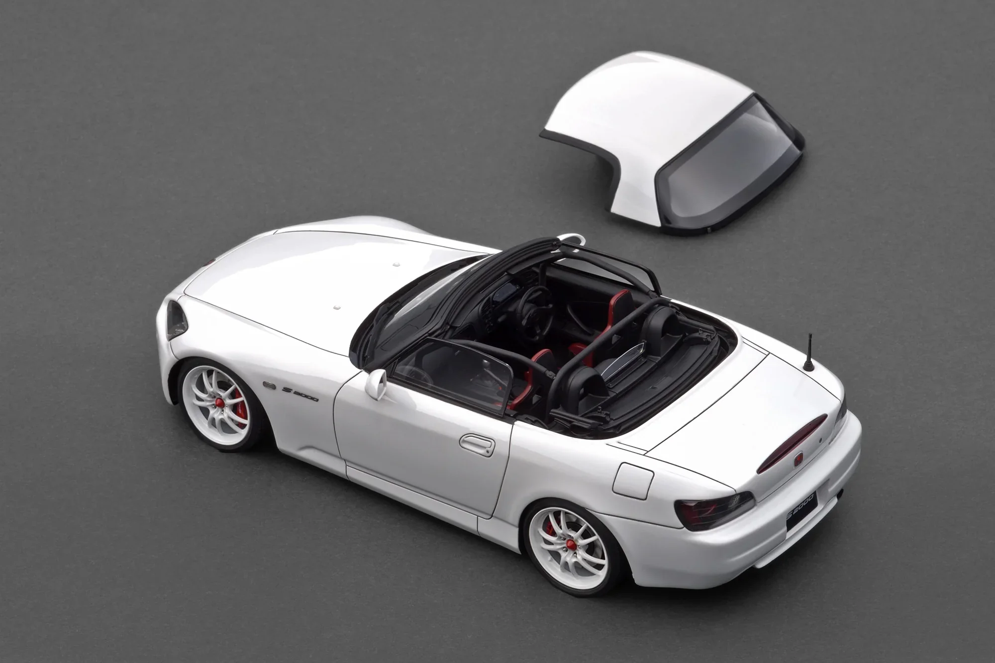 *PREORDER* Ignition Model 1:18 Honda S2000 (AP1) in White - Image 4