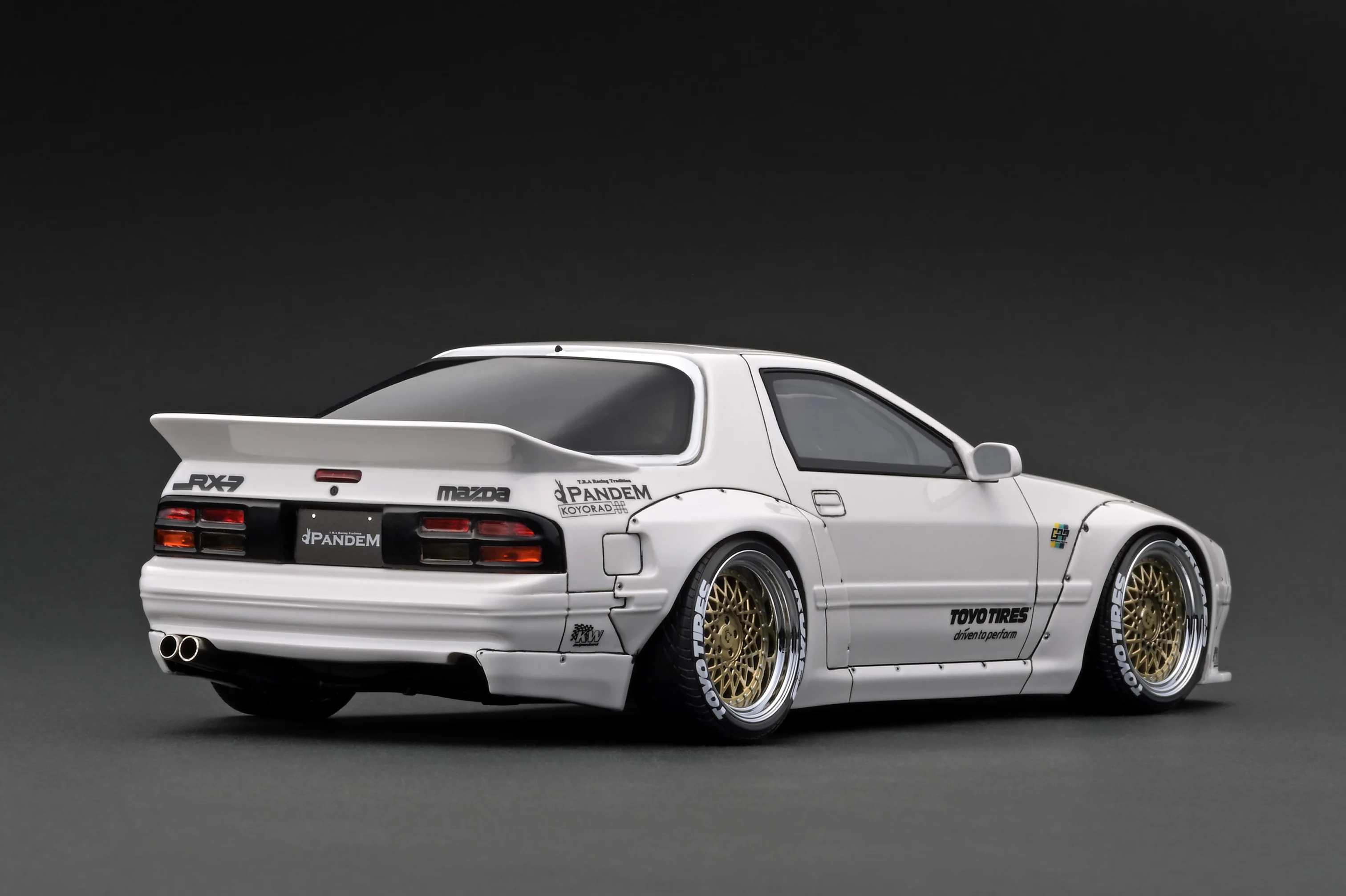 Ignition Model 1:18 Mazda RX-7 (FC3S) PANDEM Edition in White - Image 3