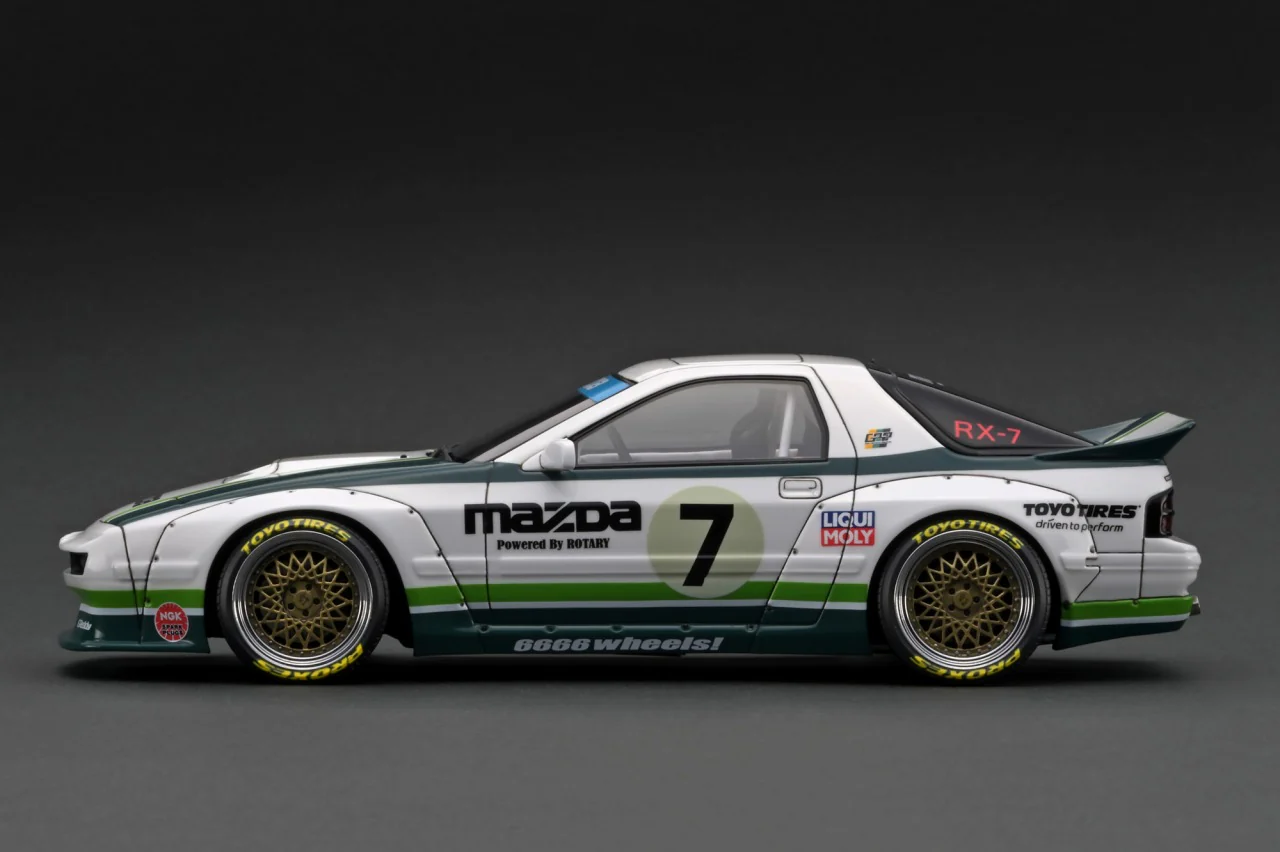 Ignition Model 1:18 Mazda RX-7 (FC3S) Pandem in White / Green - Image 3