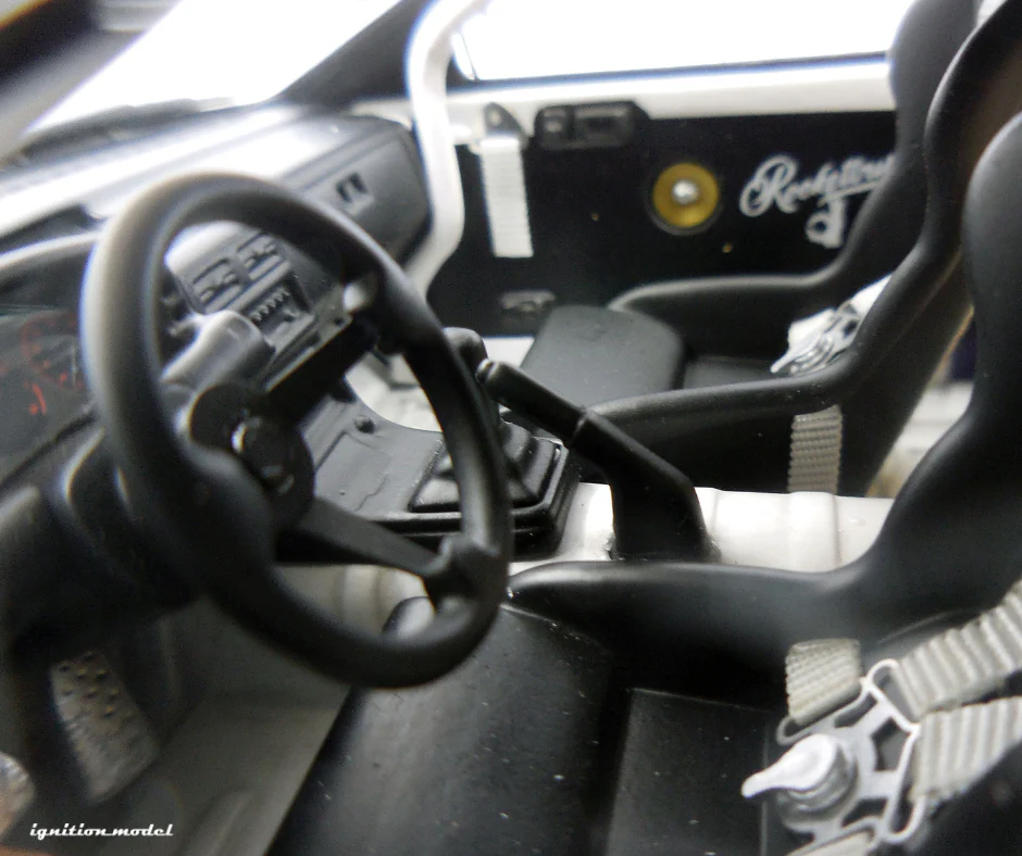 Ignition Model 1:18 Mazda RX-7 (FC3S) Pandem in White / Purple - Image 11