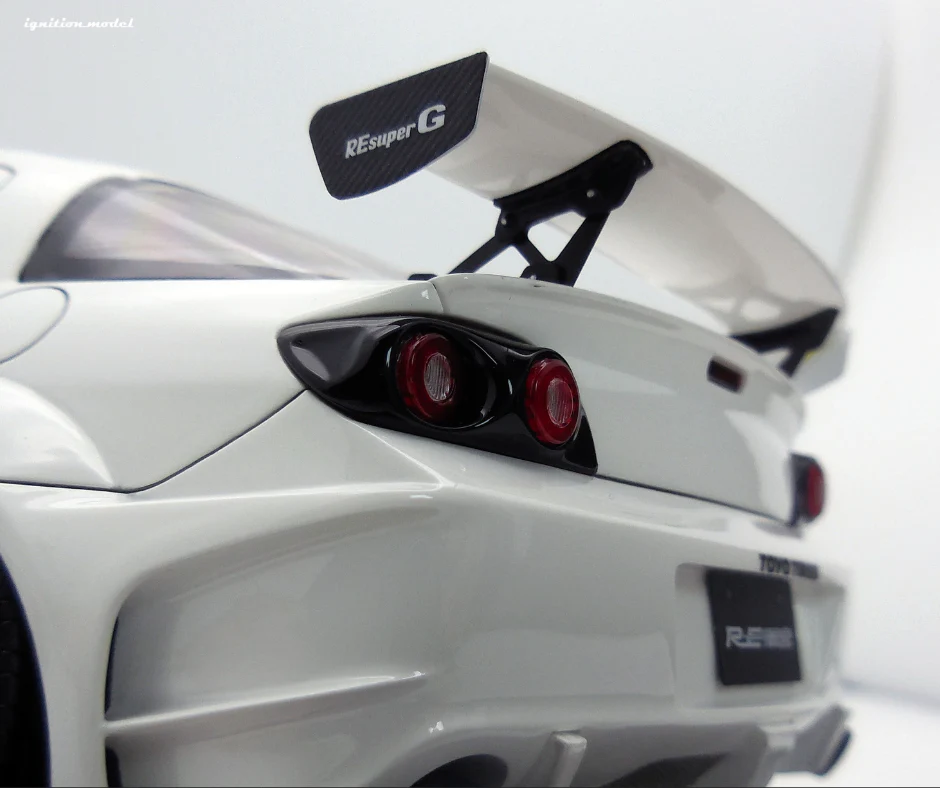 Ignition Model 1:18 Mazda RX-8 (SE3P) RE Amemiya in White - Image 5