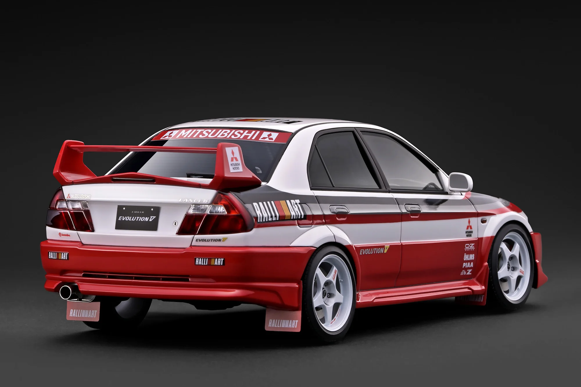 *PREORDER* Ignition Model 1:18 Mitsubishi Lancer Evolution V (CP9A) in White / Red - Image 3