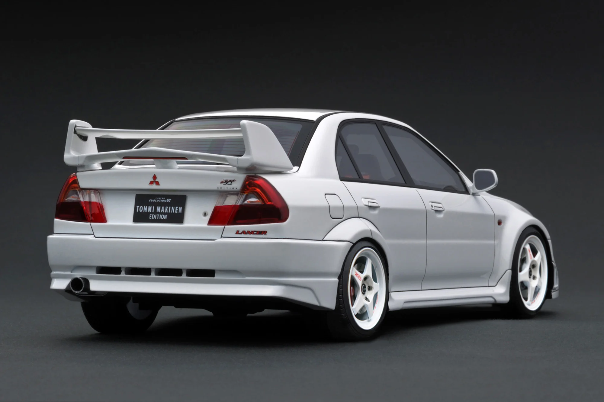 Ignition Model 1:18 Mitsubishi Lancer Evolution VI GSR T.M.E (CP9A) White - Image 2