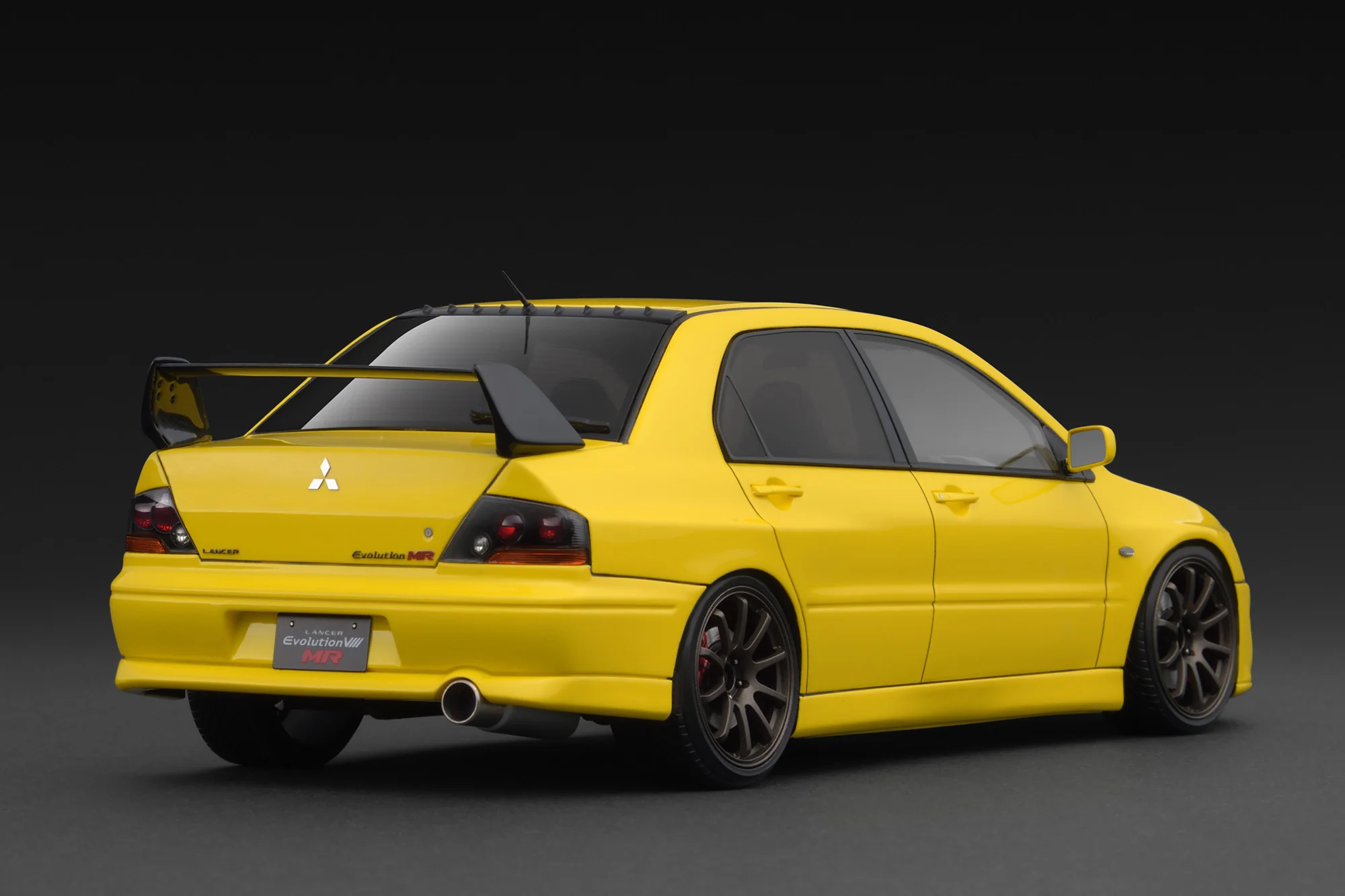 *PREORDER* Ignition Model 1:18 Mitsubishi Lancer Evolution VIII MR (CT9A) in Yellow - Image 2