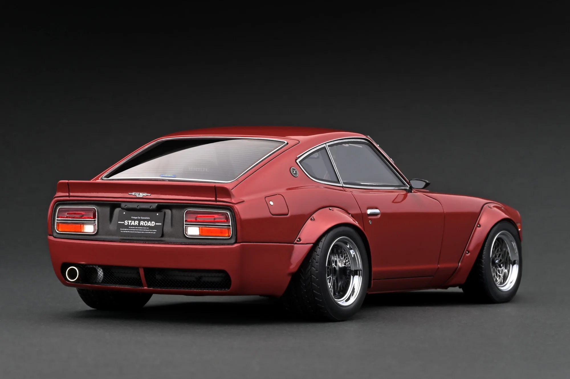 Ignition Model 1:18 Nissan Fairlady Z (S30) STAR ROAD in Red Metallic - Image 2