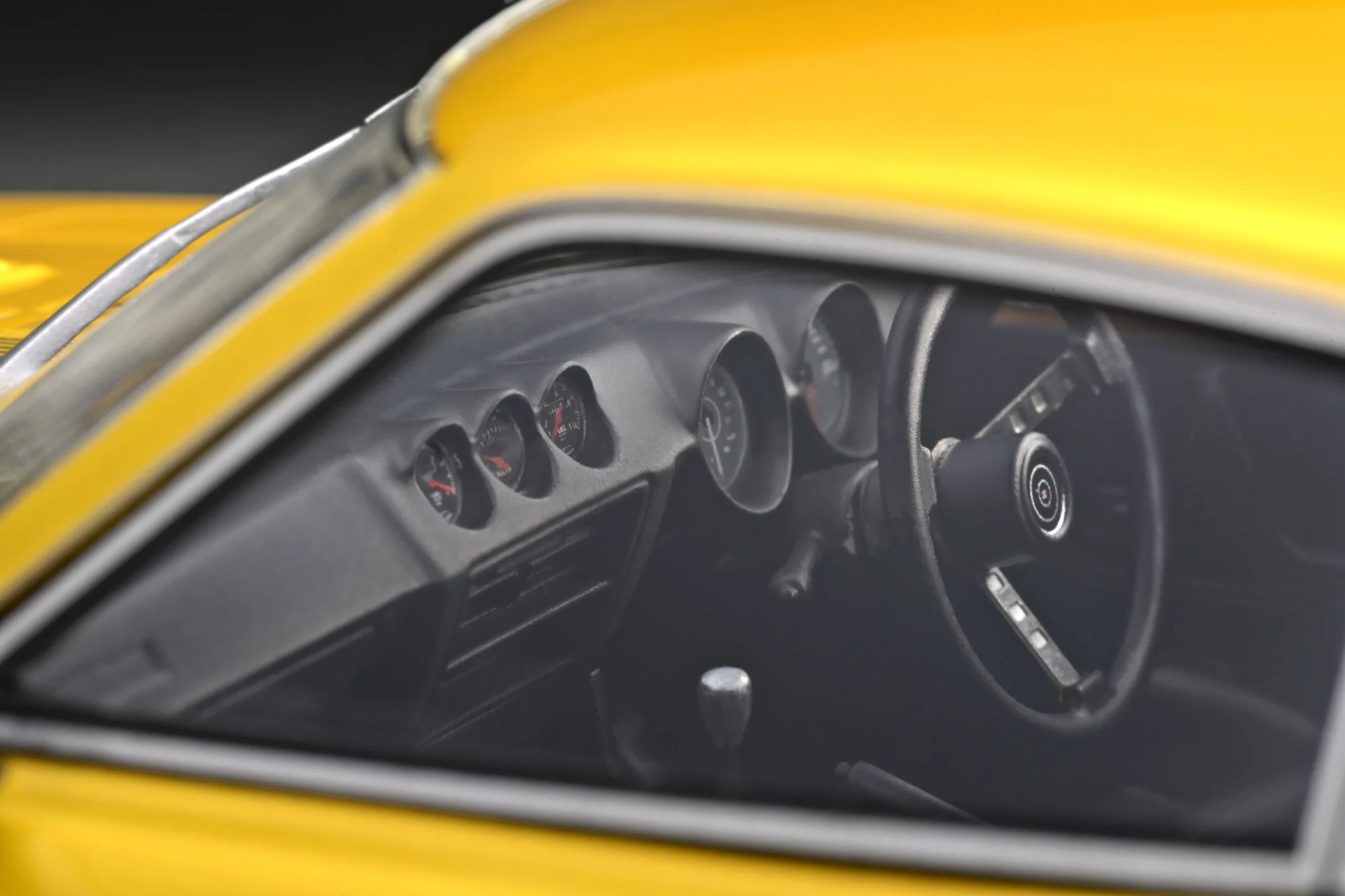 Ignition Model 1:18 Nissan Fairlady Z (S30) STAR ROAD in Yellow Metallic - Image 4