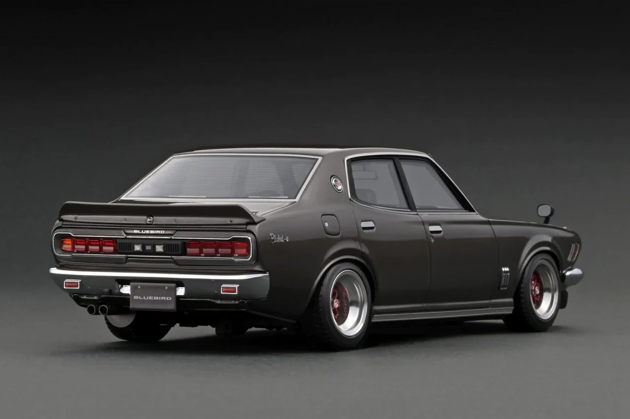 Ignition Model 1:18 Nissan Laurel 2000SGX (C130) in Brown Metallic - Image 2