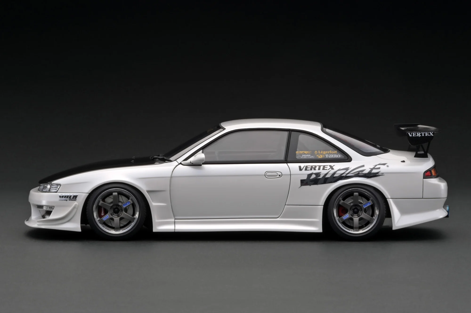 Ignition Model 1:18 Nissan Silvia (S14) VERTEX in Pearl White with SR20 Engine Display - Image 3