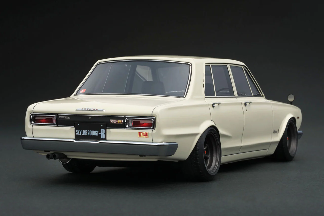 Ignition Model 1:18 Nissan Skyline 2000 GT-R (PGC10) in White - Image 2