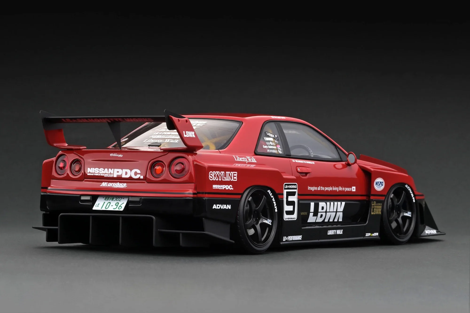 Ignition Model 1:18 Nissan Skyline (ER34) LBWK Super Silhouette in Red / Black with Engine Display - Image 3