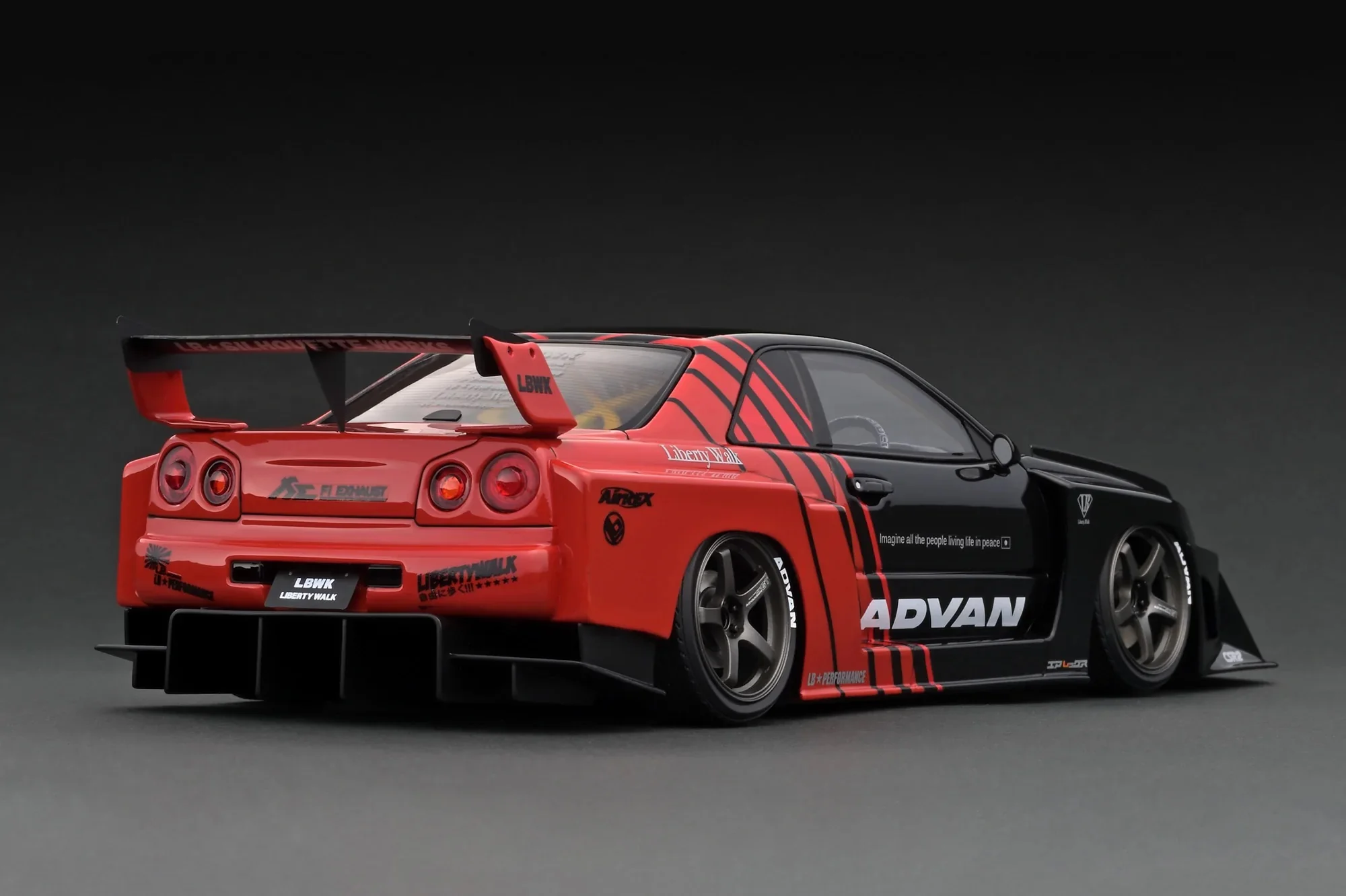 Ignition Model 1:18 Nissan Skyline (ER34) LBWK Super Silhouette Skyline Red / Black - Image 3