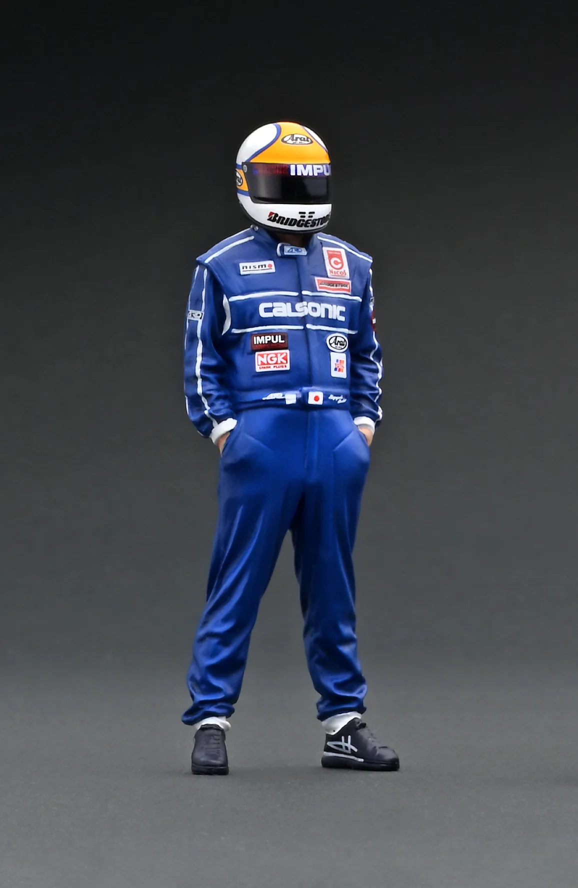 Ignition Model 1:18 Nissan Skyline GT-R (BNR32) CALSONIC #12 1992 JTC with Mr. Hoshino Figure - Image 5