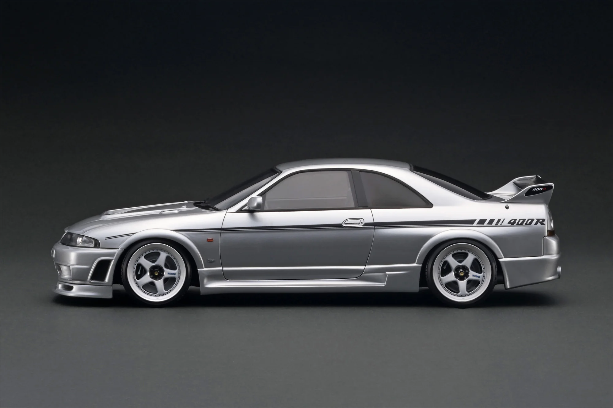 Ignition Model 1:18 Nissan Skyline (R33) GT-R NISMO 400R in Silver - Image 2