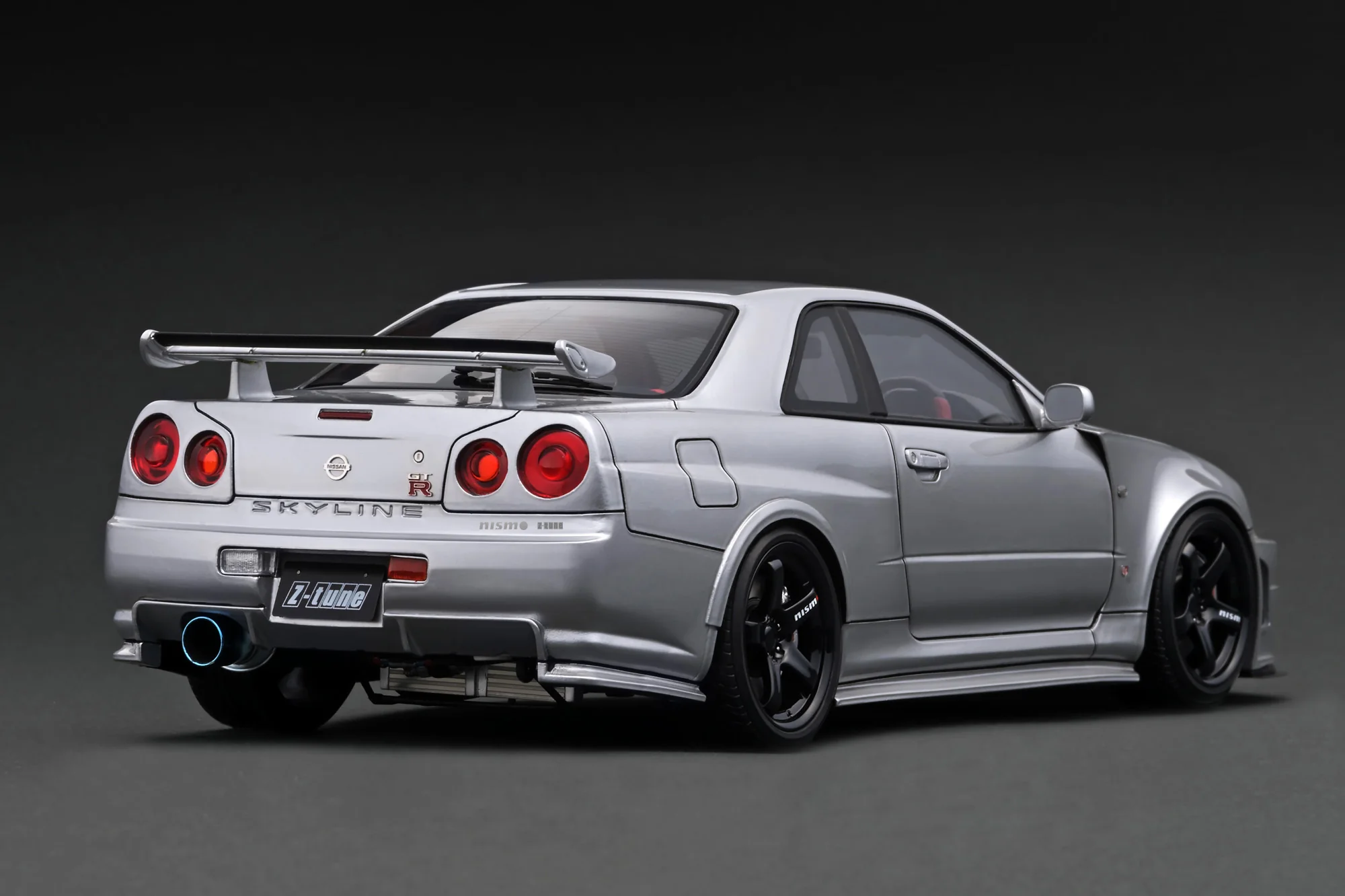 Ignition Model 1:18 Nissan Skyline (R34) GT-R Z-Tune in Silver - Image 3
