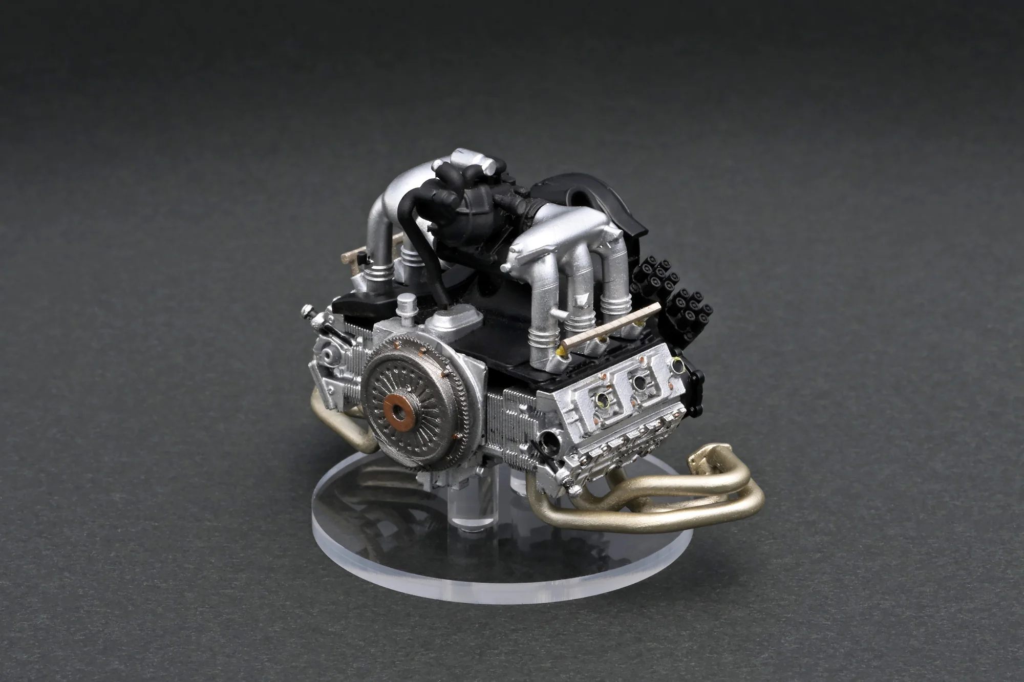 Ignition Model 1:18 Porsche 964 RWB in Silver with M64 Engine Display - Image 6