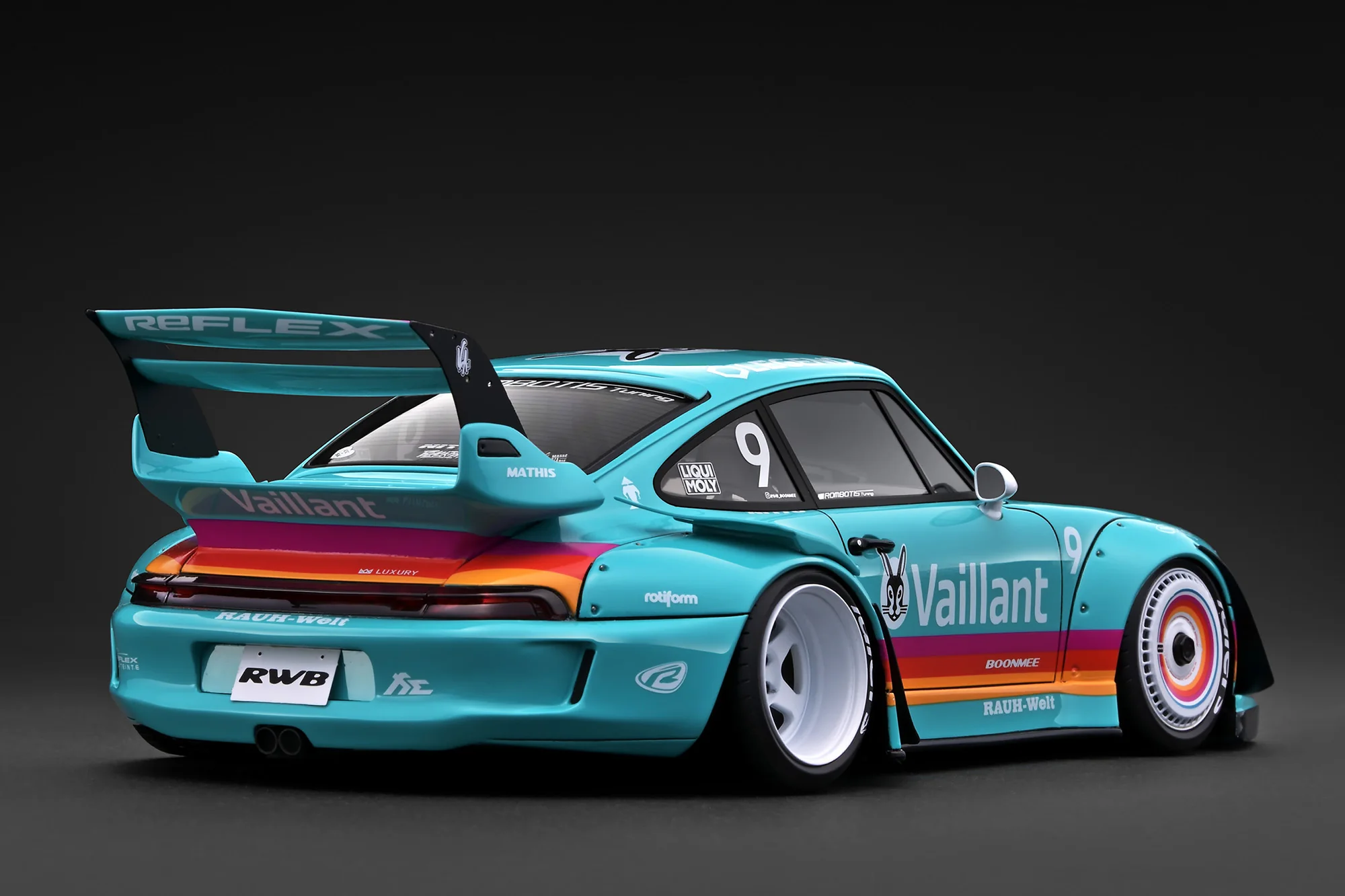 *PREORDER* Ignition Model 1:18 Porsche RWB 993 in Green - Image 3