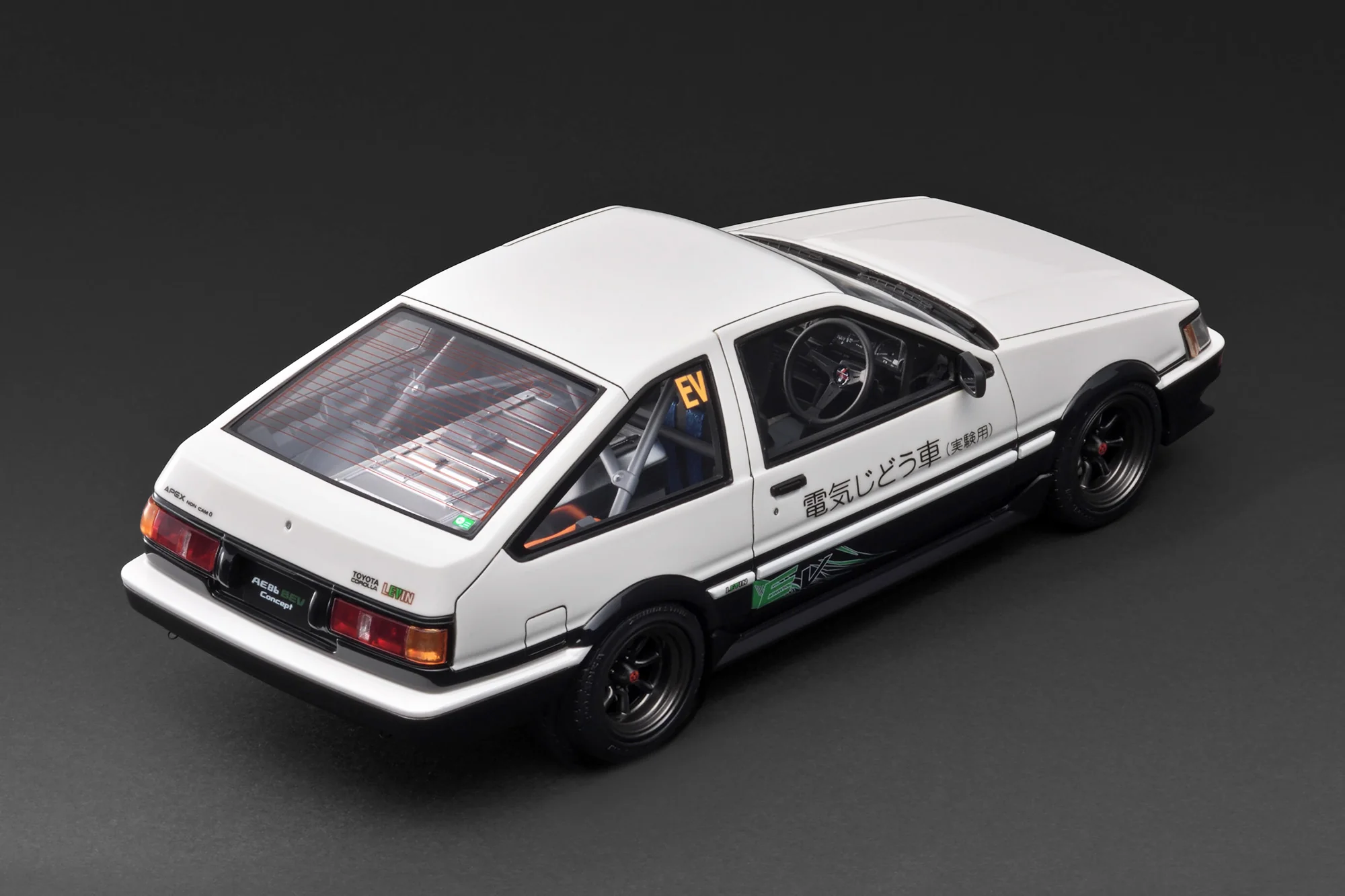 Ignition Model 1:18 Toyota Corolla Levin 3Dr (AE86) BEV in White/Black - Image 2