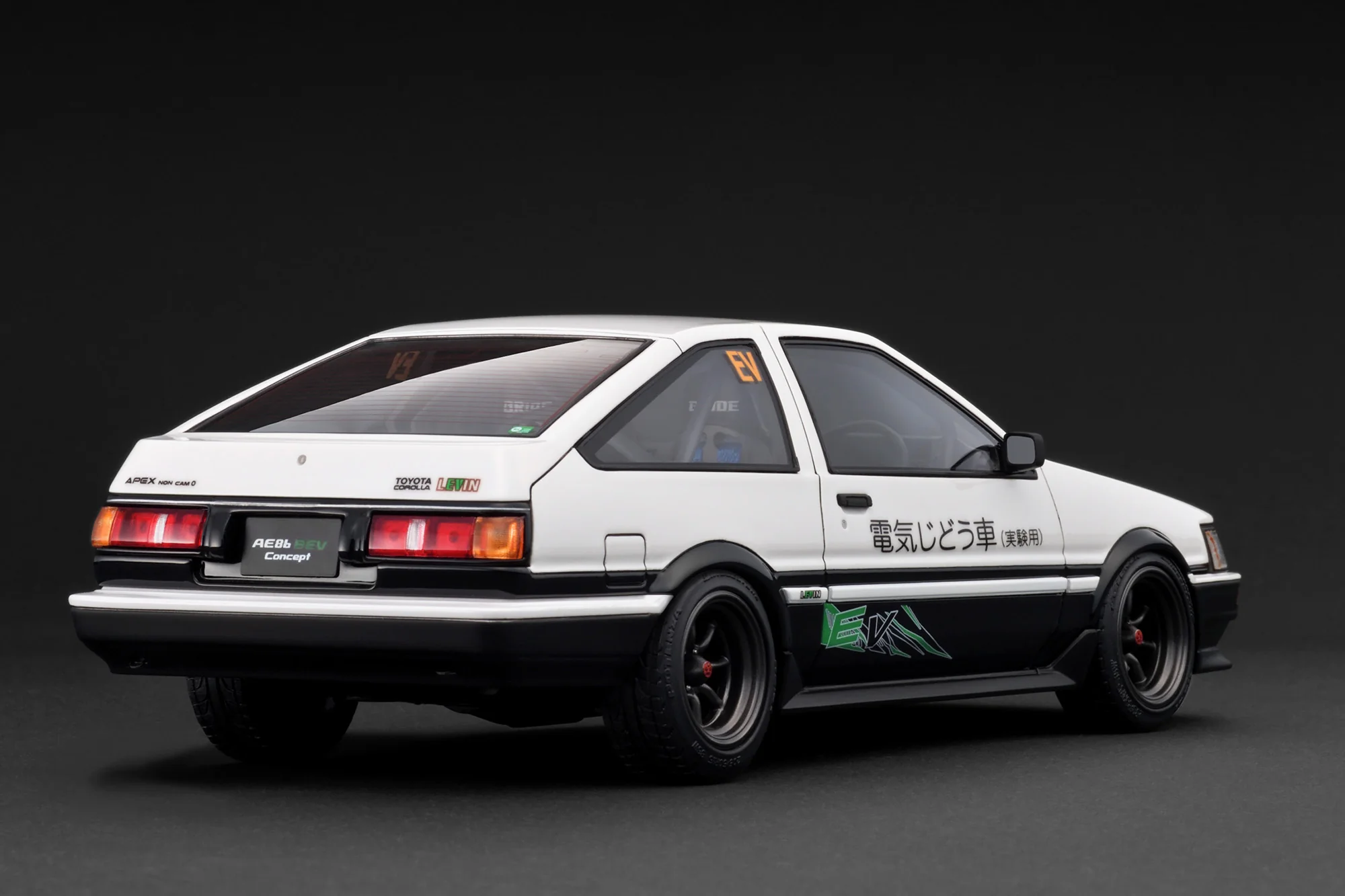 Ignition Model 1:18 Toyota Corolla Levin 3Dr (AE86) BEV in White/Black - Image 4