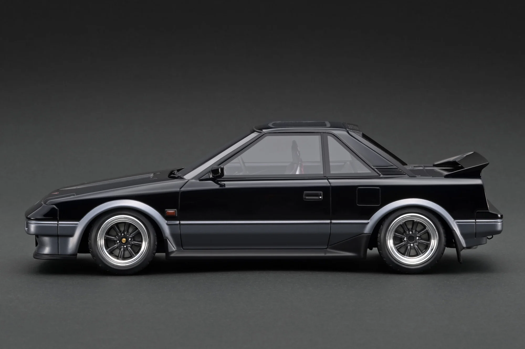 Ignition Model 1:18 Toyota MR2 (AW11) in Black & Silver - Image 2