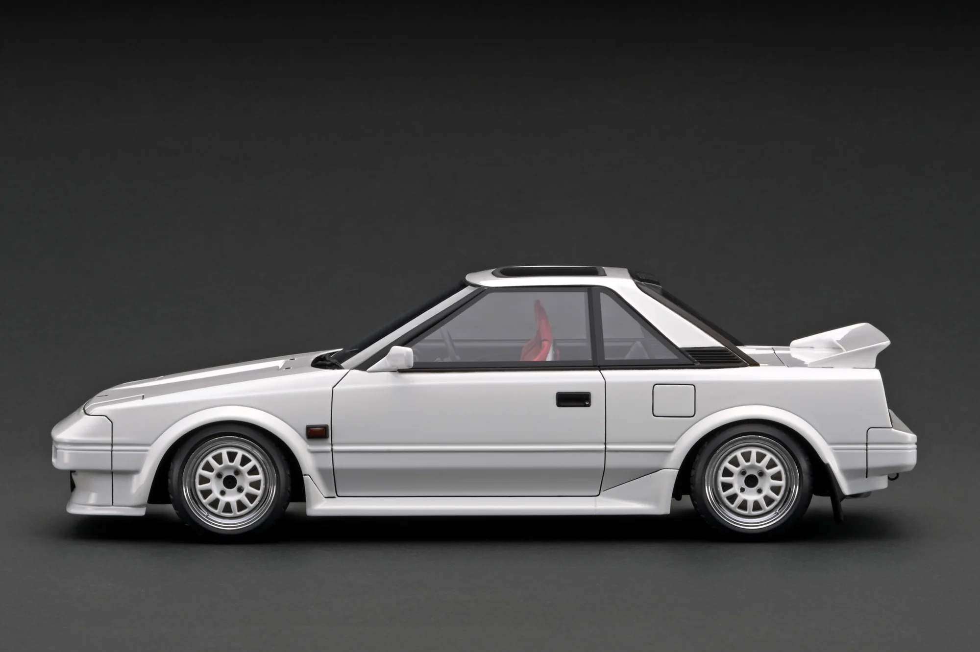 Ignition Model 1:18 Toyota MR2 (AW11) in White - Image 2