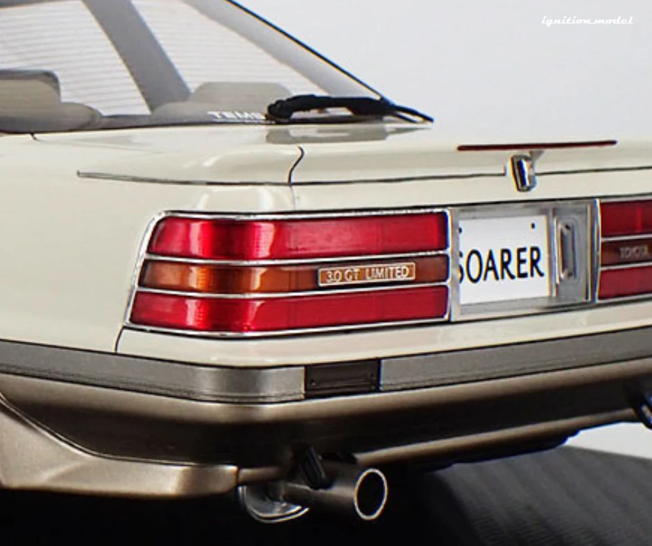 Ignition Model 1:18 Toyota Soarer (Z20) 3.0GT Limited in White / Gold - Image 4