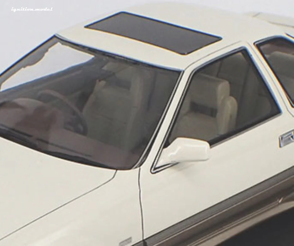 Ignition Model 1:18 Toyota Soarer (Z20) 3.0GT Limited in White / Gold - Image 5