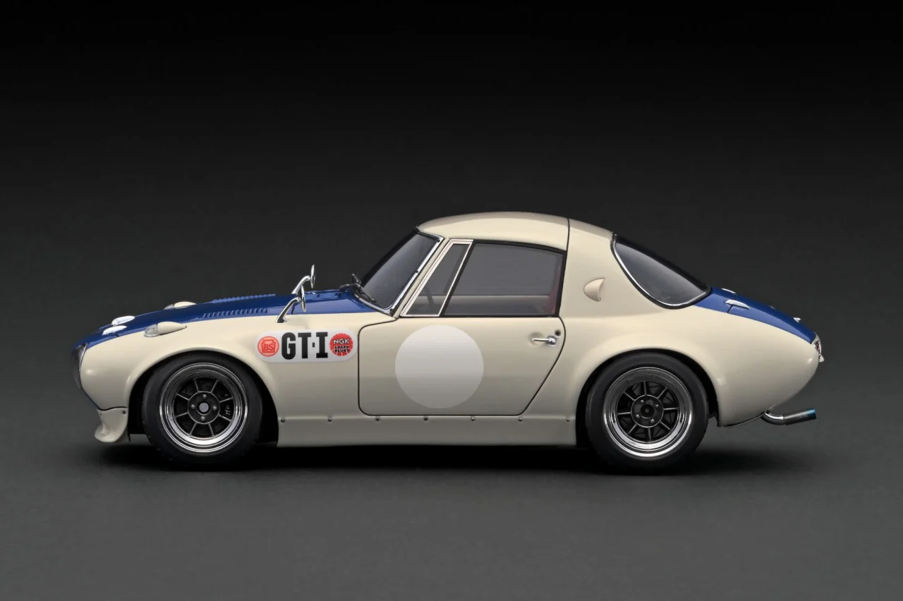 Ignition Model 1:18 Toyota Sports 800 NOB Hachi Version in White / Blue - Image 2