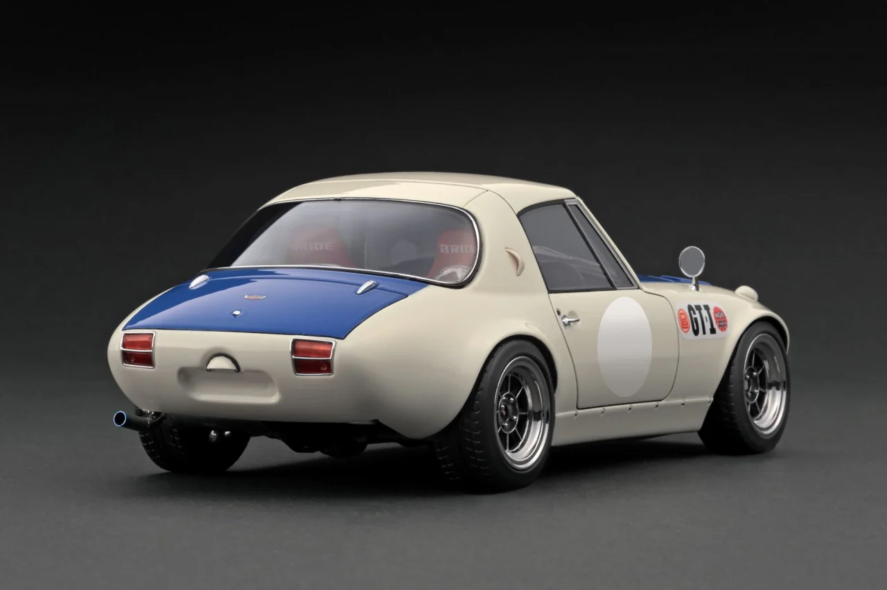 Ignition Model 1:18 Toyota Sports 800 NOB Hachi Version in White / Blue - Image 3