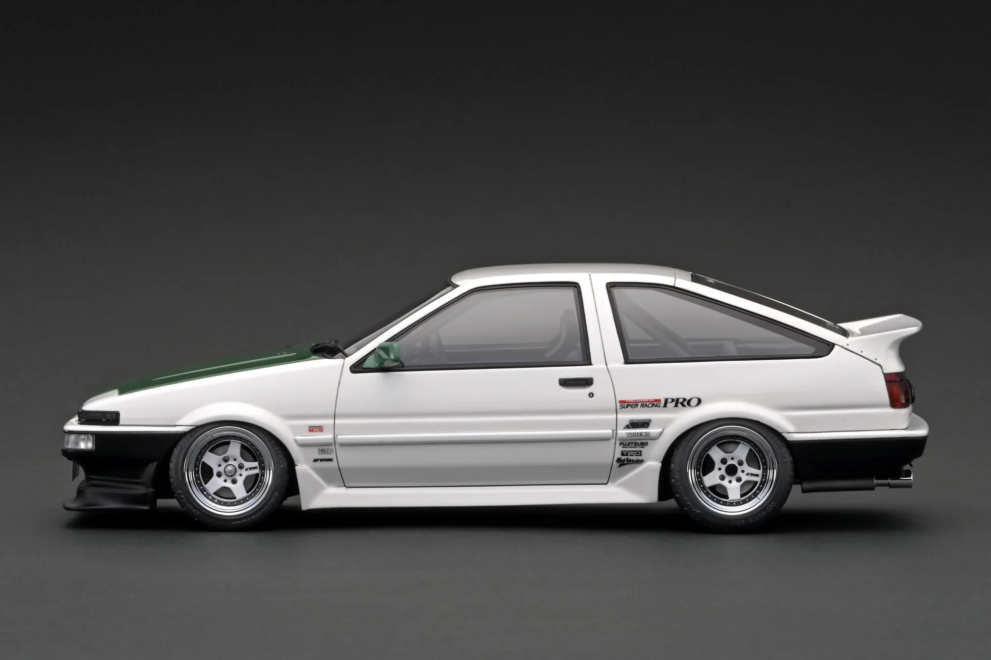 Ignition Model 1:18 Toyota Sprinter Trueno (AE86) 3DR TK-Street Late Version in White - Image 2