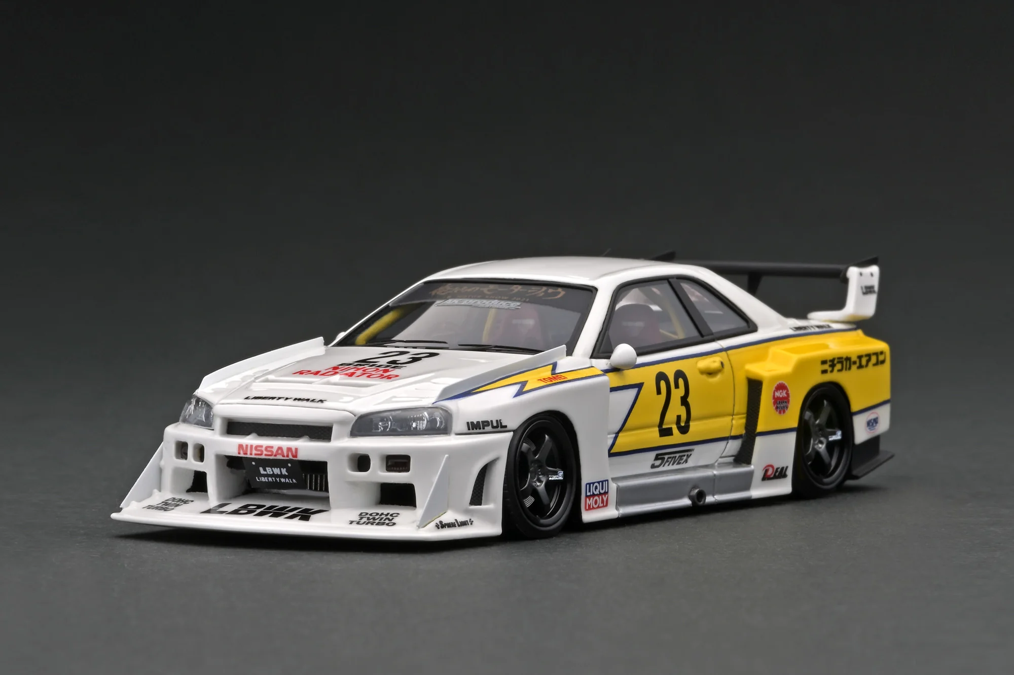 Ignition Model 1:43 Nissan Skyline (ER34) Super Silhouette LBWK in White and Yellow with Mr. Kato Figure - Image 2