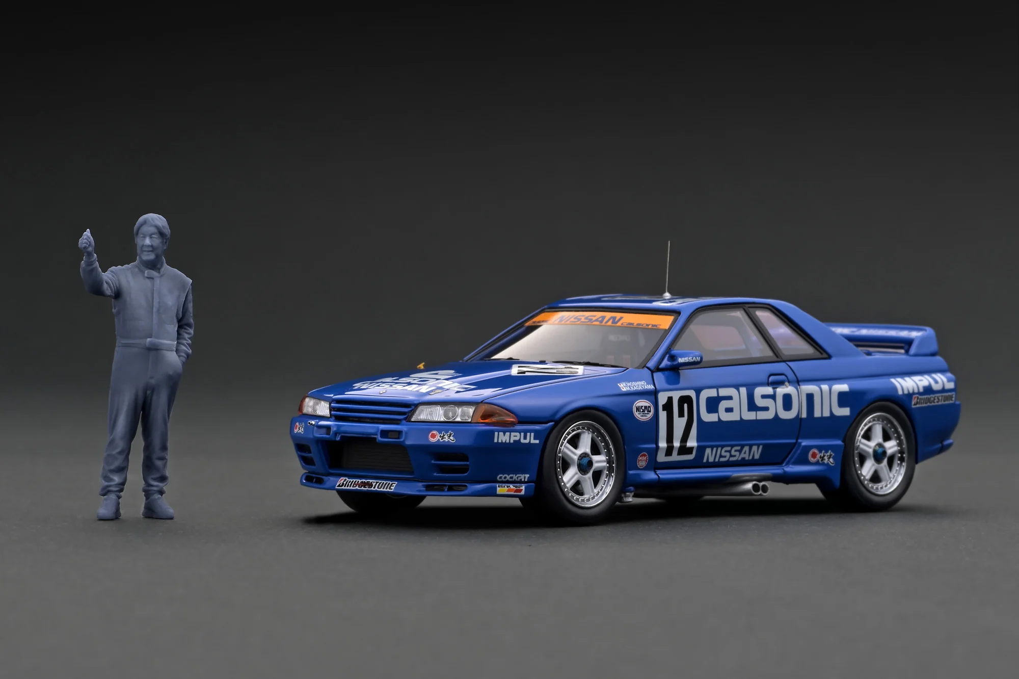 Ignition Model 1:43 Nissan Skyline GT-R (BNR32) (#12) Calsonic 1992 JTC with Mr. Hoshino Figure
